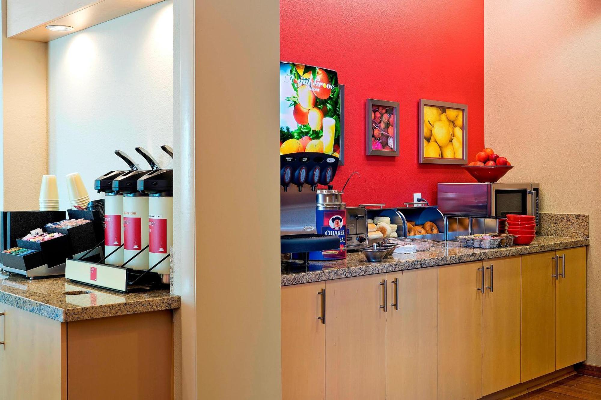 Towneplace Suites By Marriott Dodge City Εξωτερικό φωτογραφία