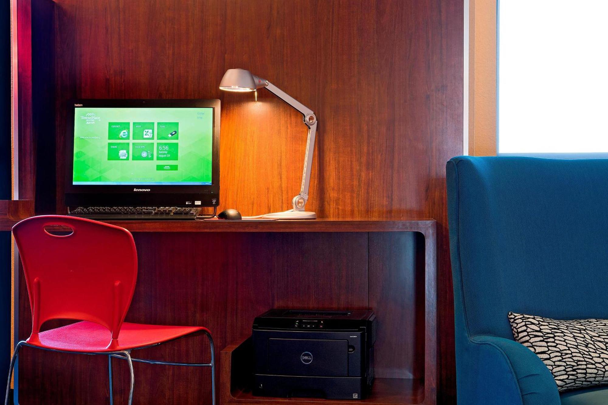Towneplace Suites By Marriott Dodge City Εξωτερικό φωτογραφία