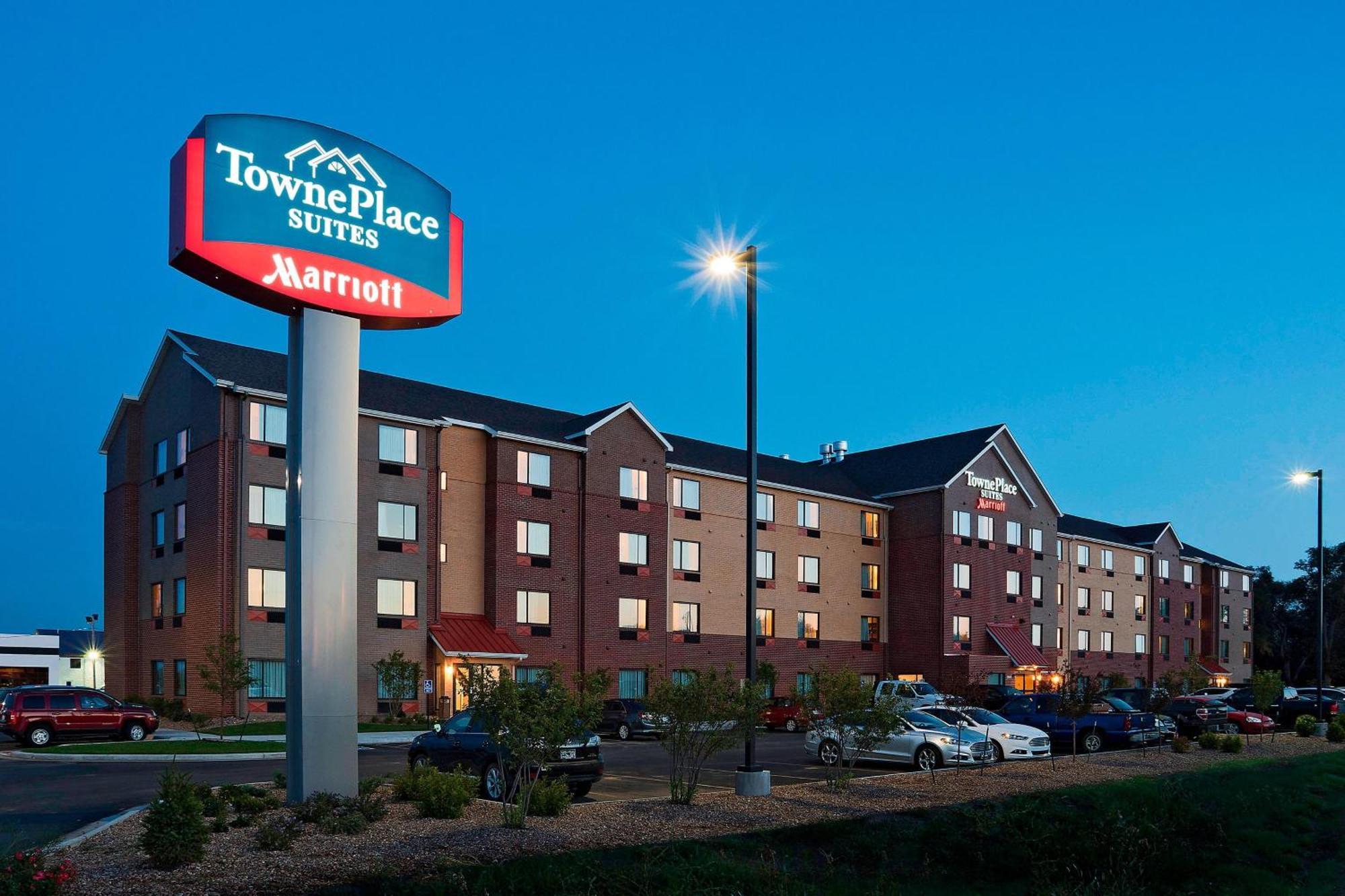 Towneplace Suites By Marriott Dodge City Εξωτερικό φωτογραφία