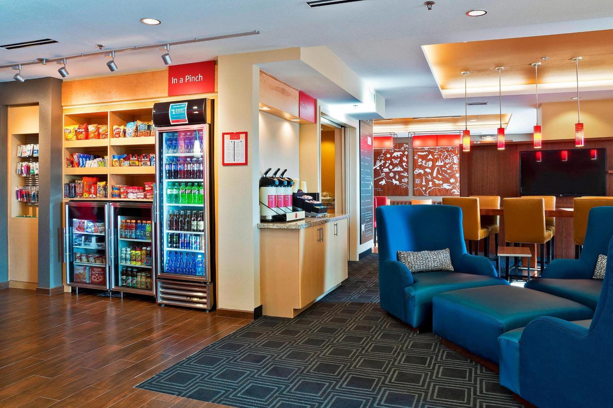 Towneplace Suites By Marriott Dodge City Εξωτερικό φωτογραφία